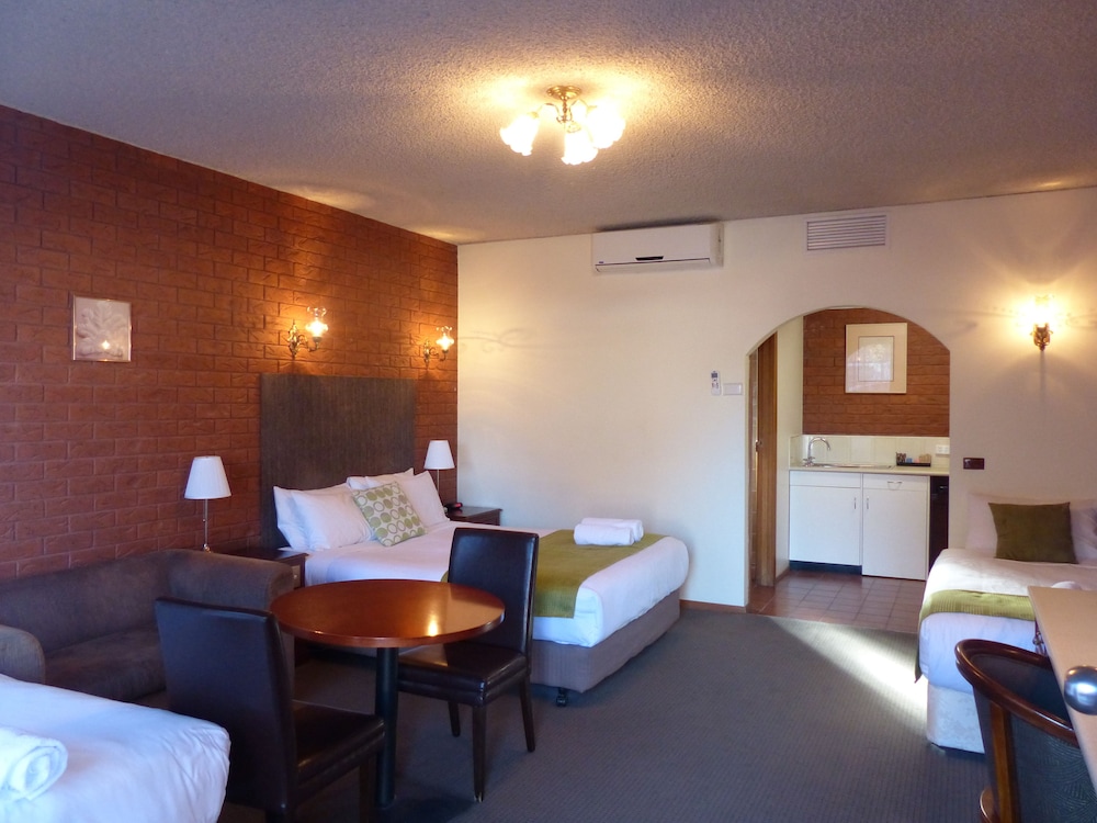 Best Western Meramie Motor Inn 15/32