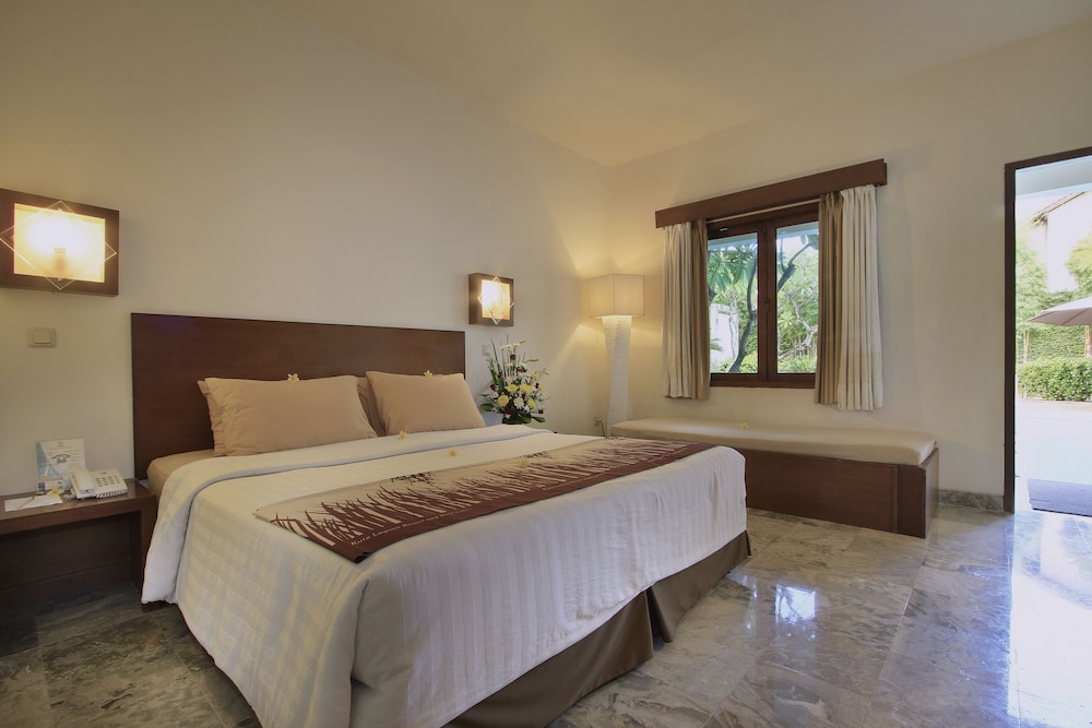 The Lagoon Bali Pool Hotel and Suites 14/50