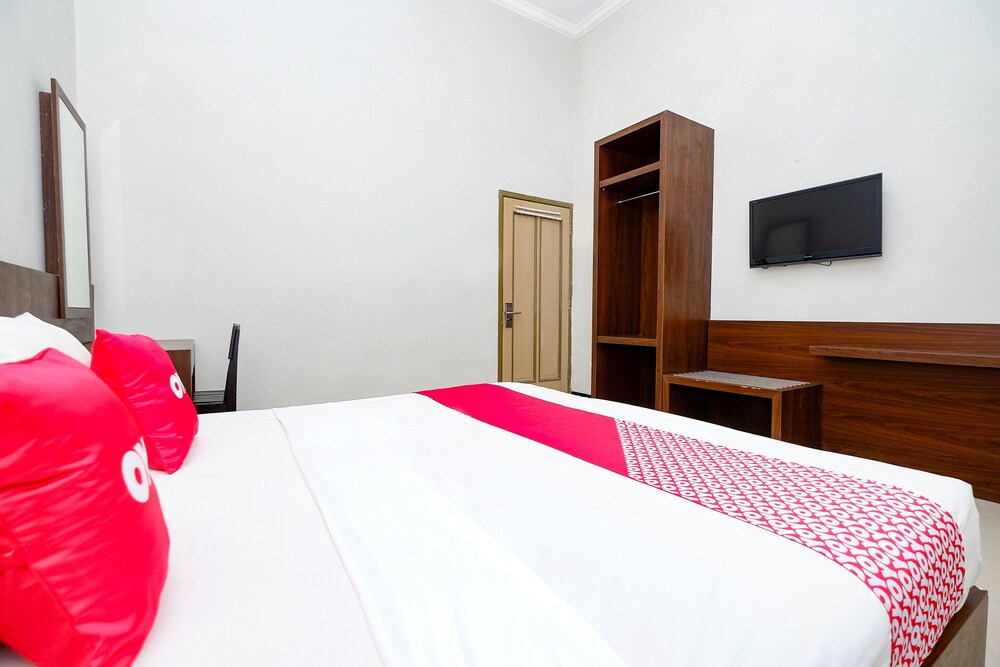 OYO 2436 Hotel Kencana 8/52