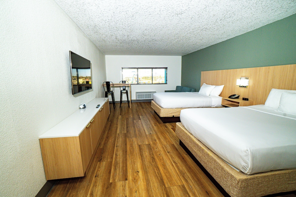 TOWER, 2 BEDS