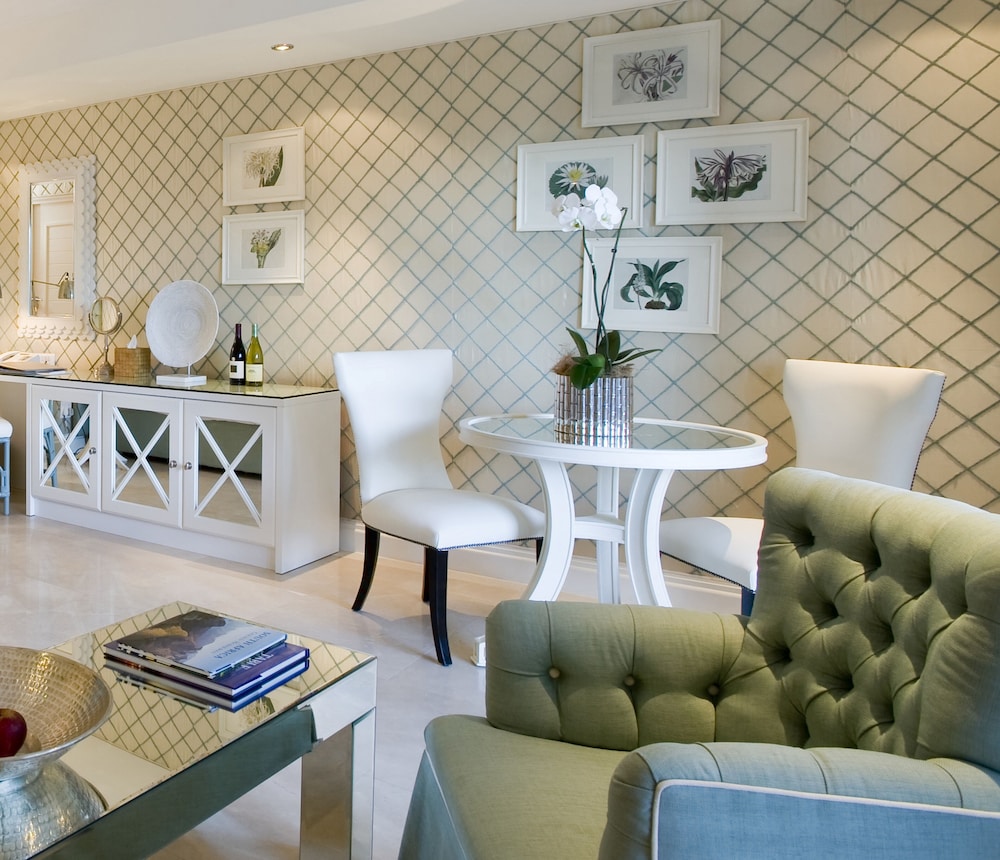 The Twelve Apostles Hotel And Spa 18/65