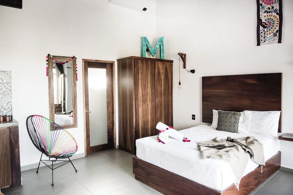 Distrito 88 Adults only 24/50