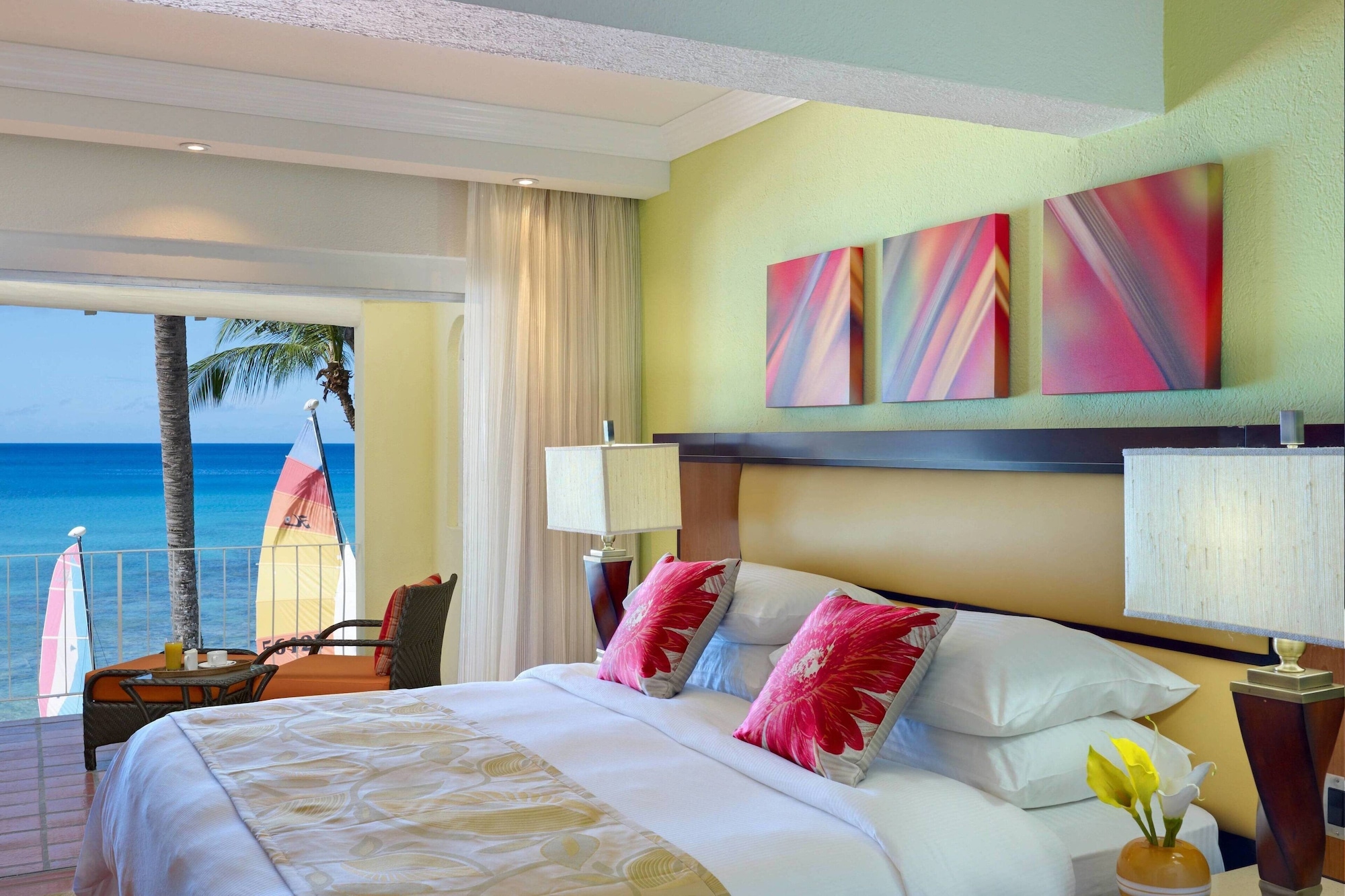 1 Bedroom, Suite, King Bed, Ocean Front, Sofa