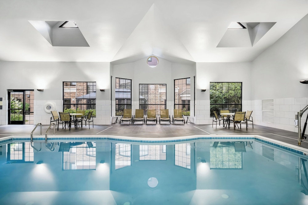 Staybridge Suites Toledo - Maumee 35/72