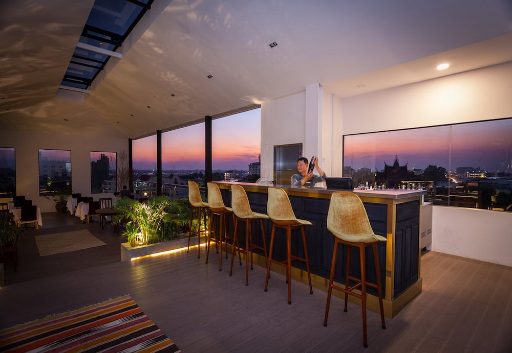 Lao Poet Hotel 58/71