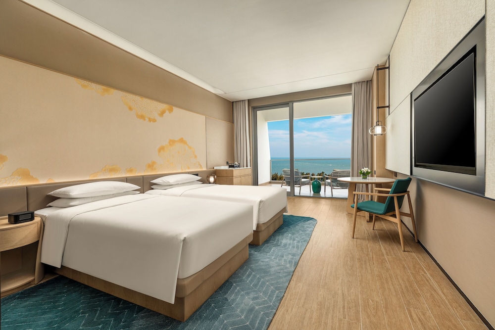 Premium, 2 Double Beds, Ocean Front, Balcony