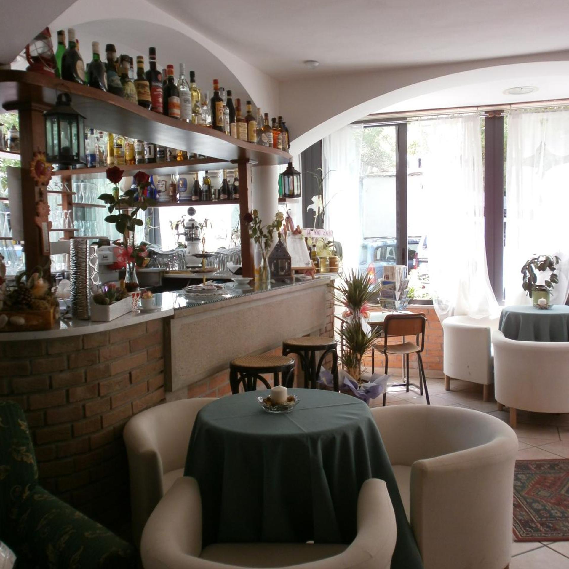 Hotel Alfredo's 26/27