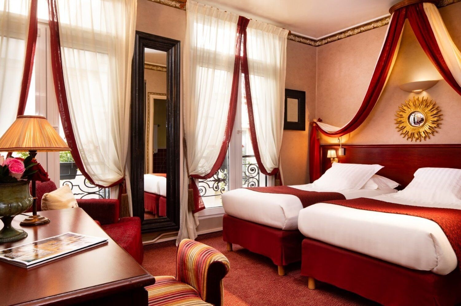 DELUXE, DOUBLE OR TWIN BED, BALCONY