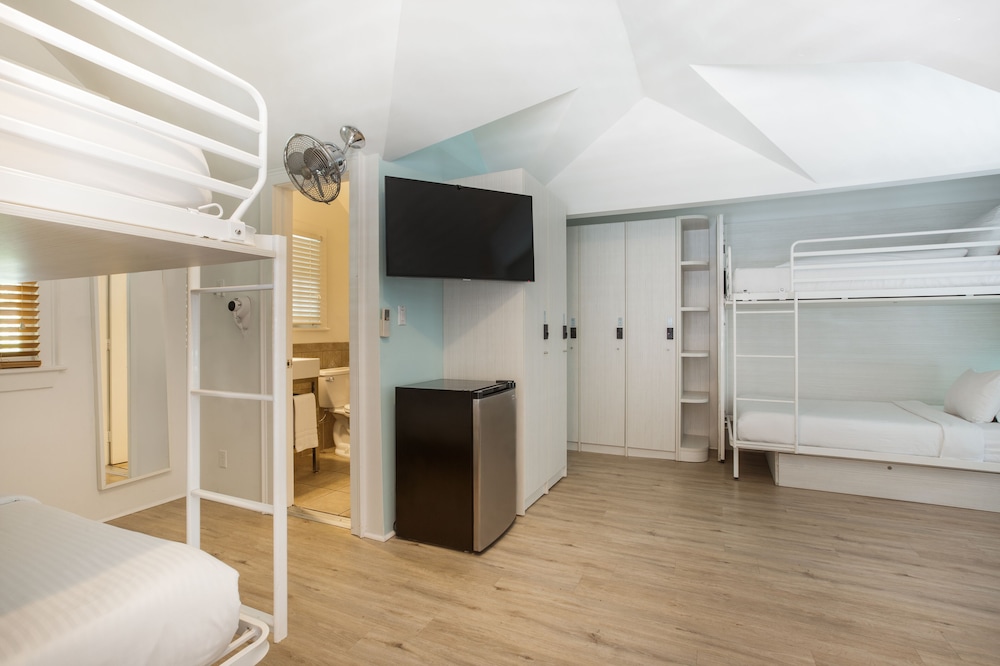Nyah Key West Adult Only 46/65