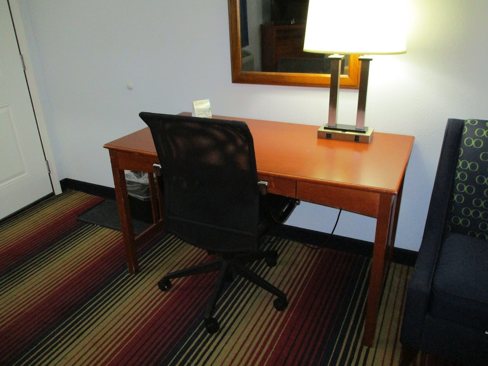 Travelodge by Wyndham Spirit Lake/Okoboji 46/53