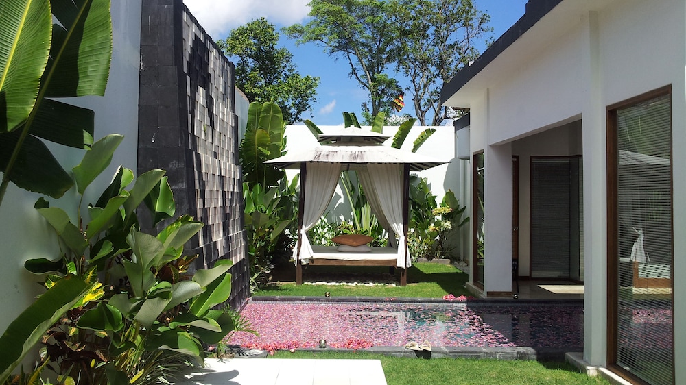 Amor Bali Villas & Spa Resort 69/74