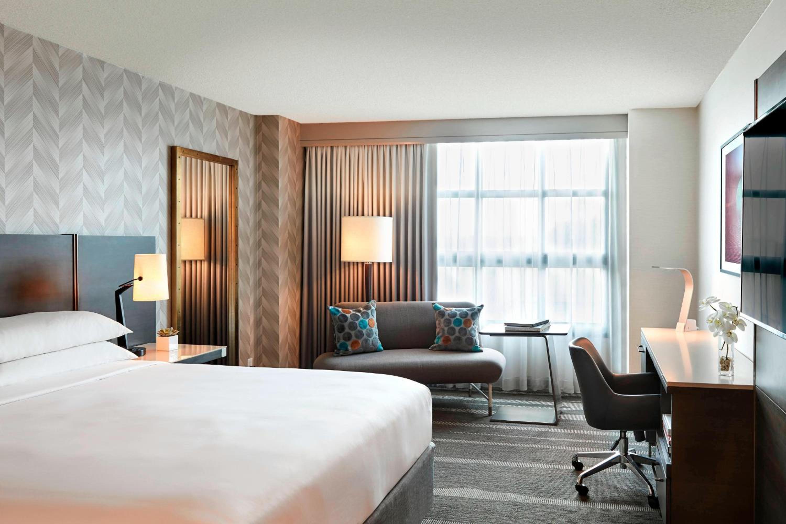 Guest Room, King Bed, Club Lounge Access, Club Floor