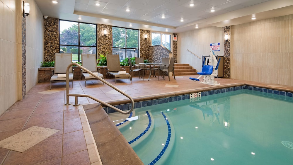 Best Western Plus Concordville Hotel 3/54