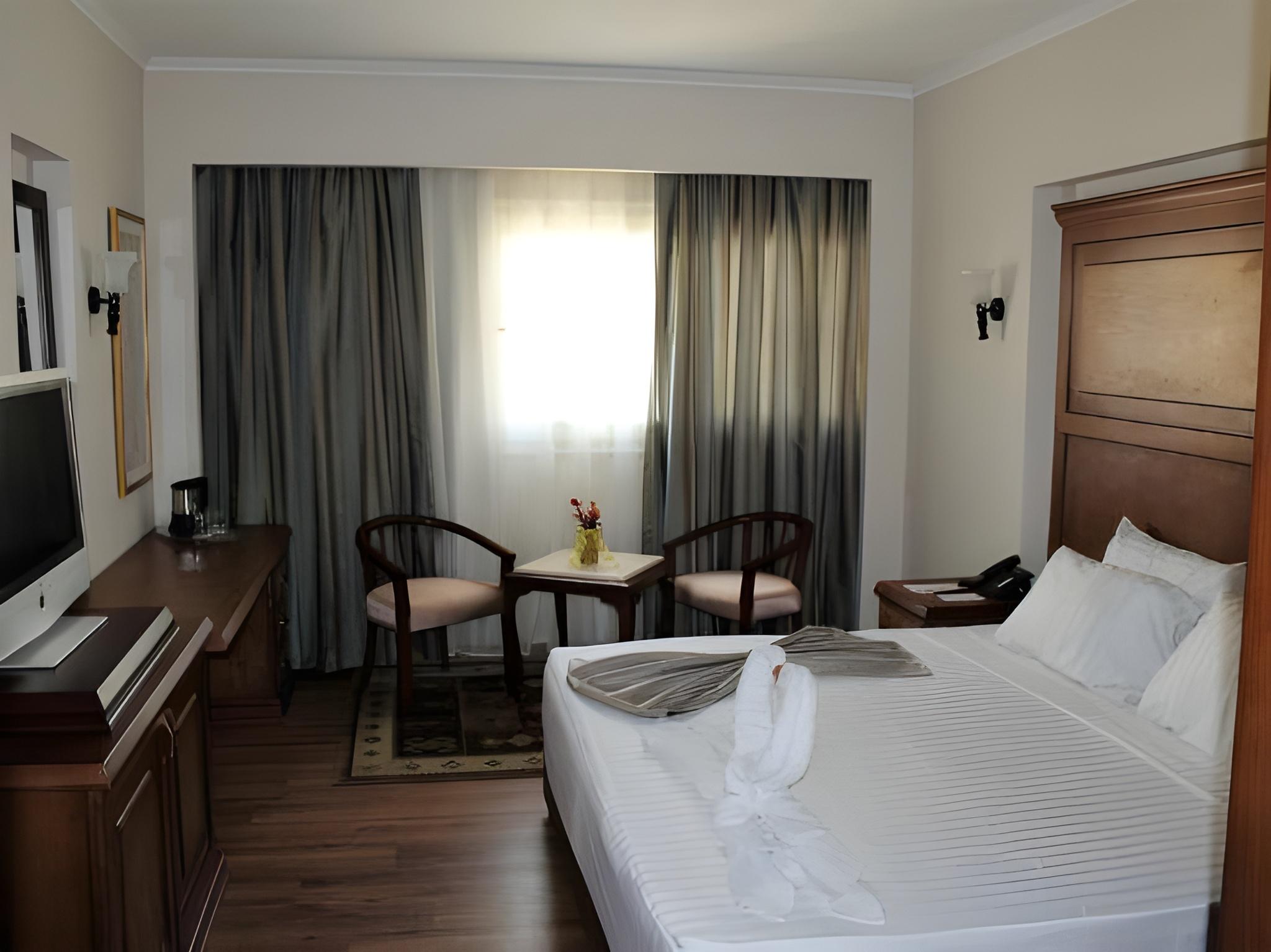 1 Bedroom, Junior Suite, Single Bed, 2 King Beds, River View