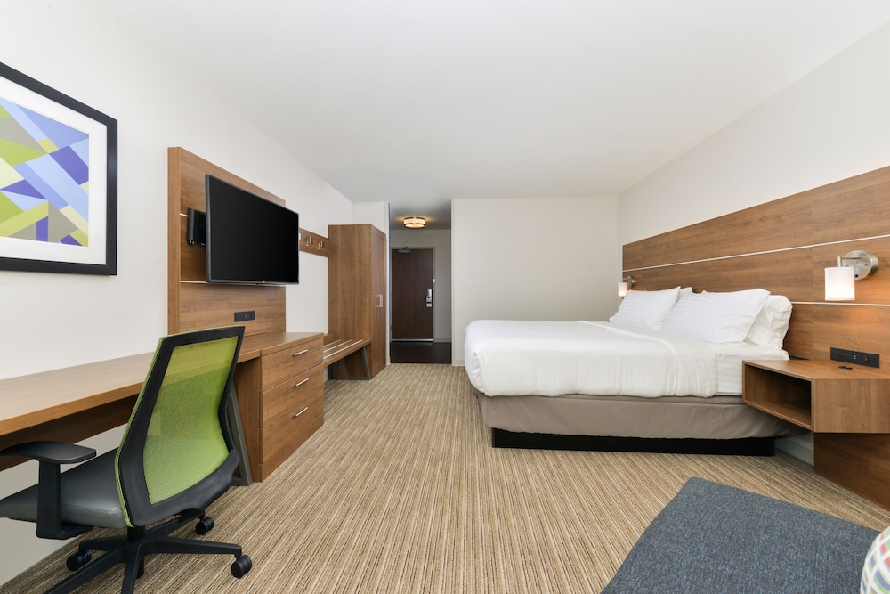 Holiday Inn Express Suites Ogallala 23/75