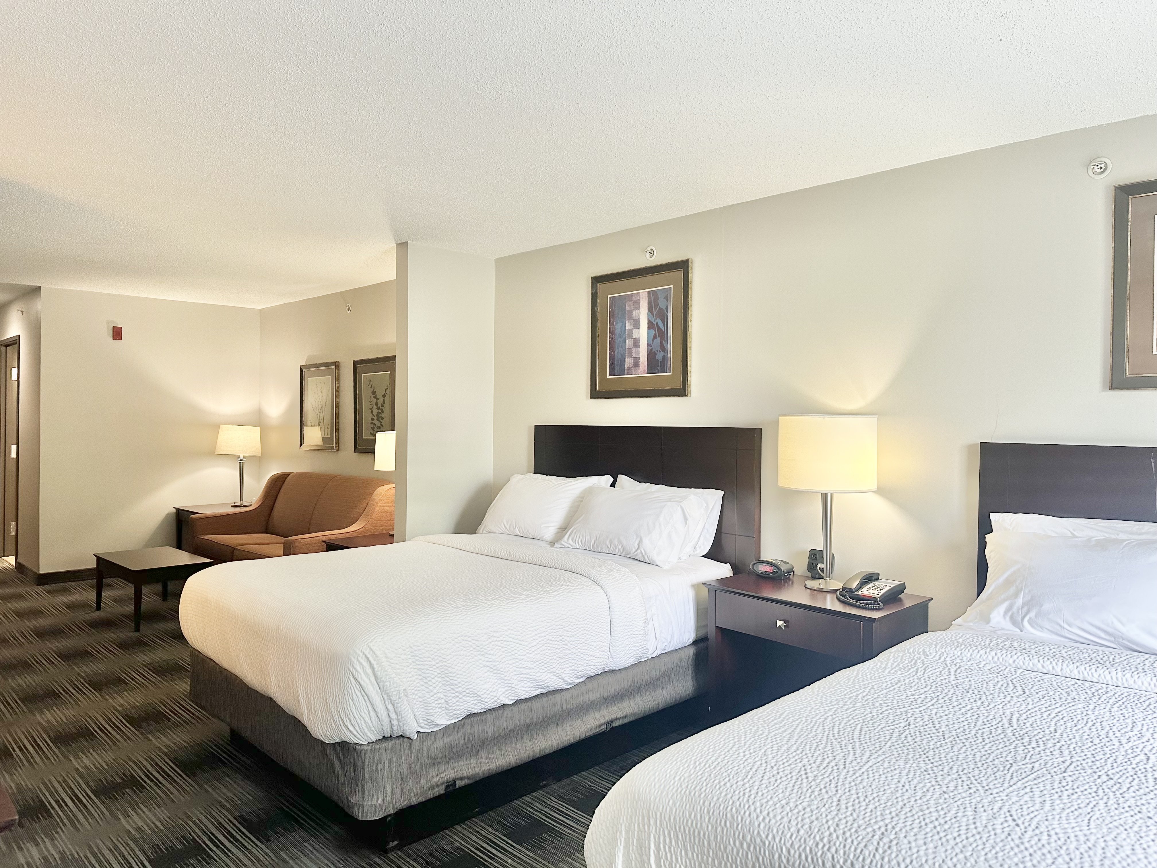 Holiday Inn Express Hotel Suites Meriden 11/50