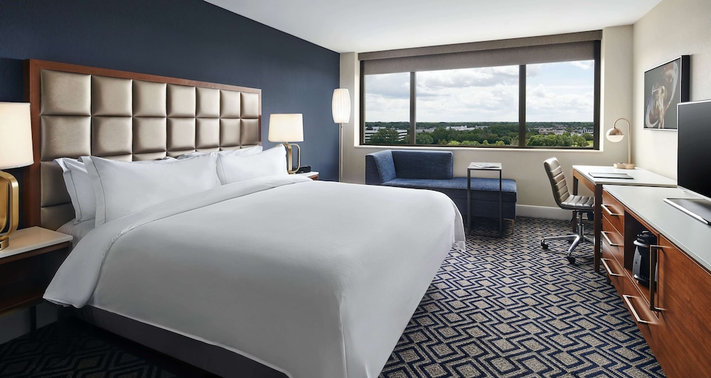 Hilton Chicago/Oak Brook Hills Resort & Conference Center 12/69
