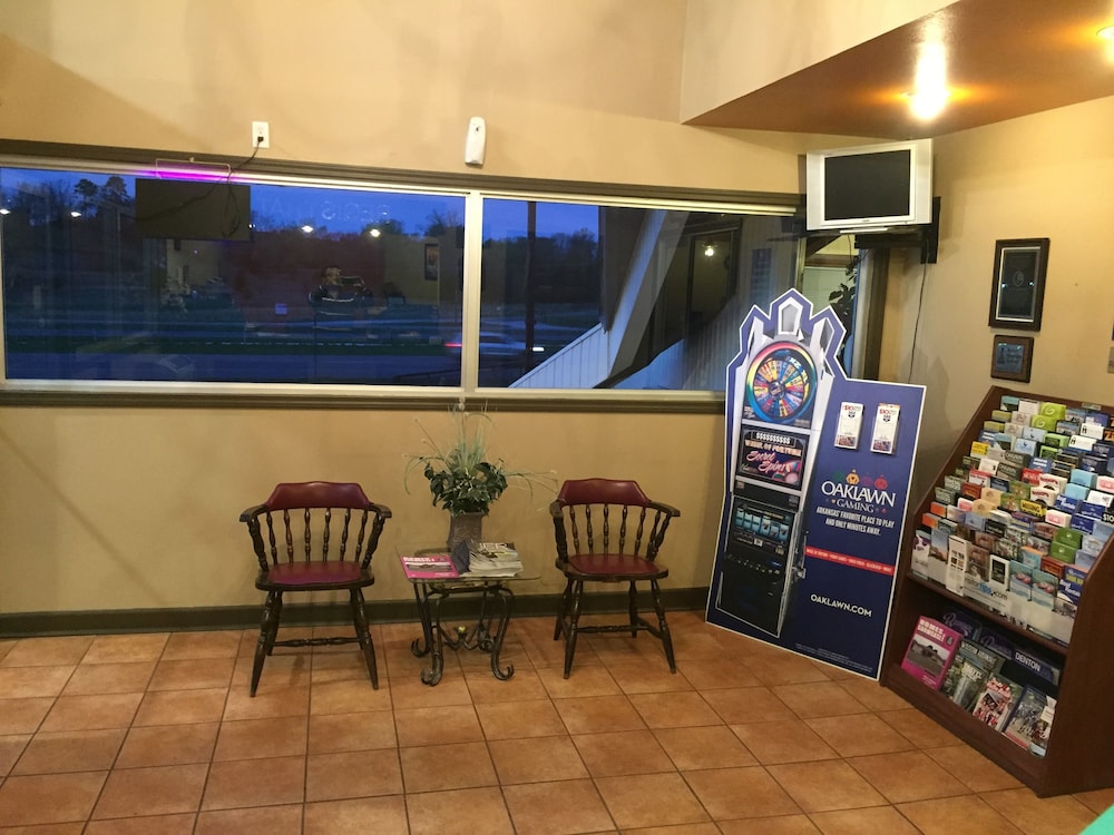 Red Carpet Inn 42/65