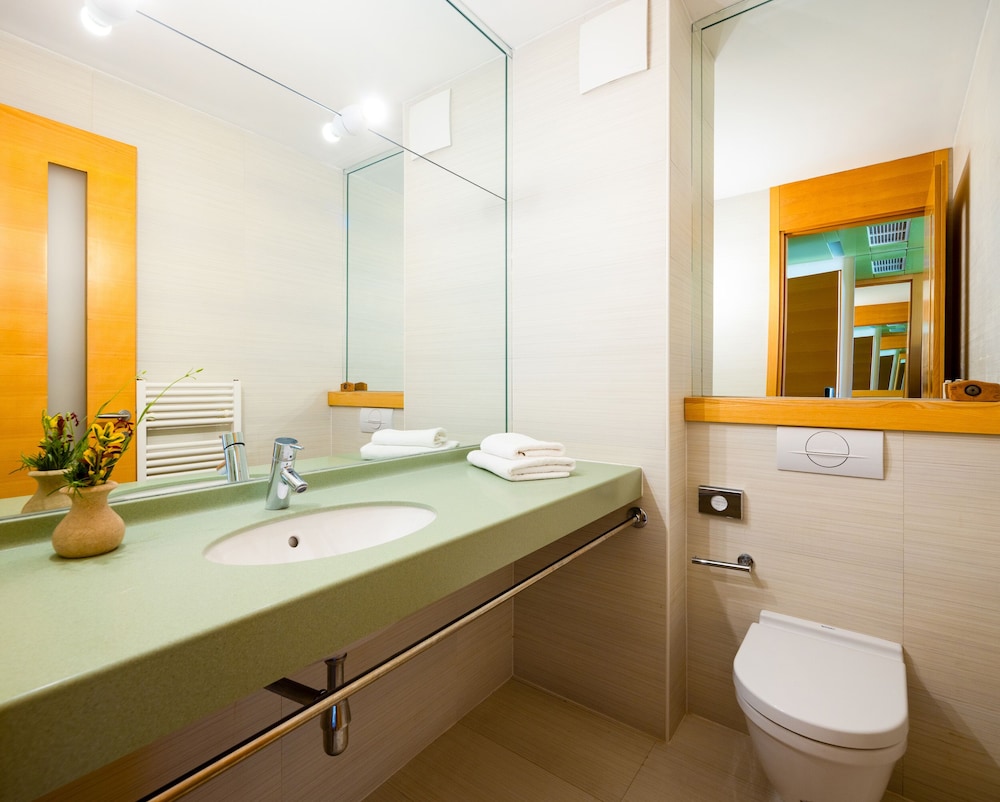 Aminess Vival Velaris Resort 88/90