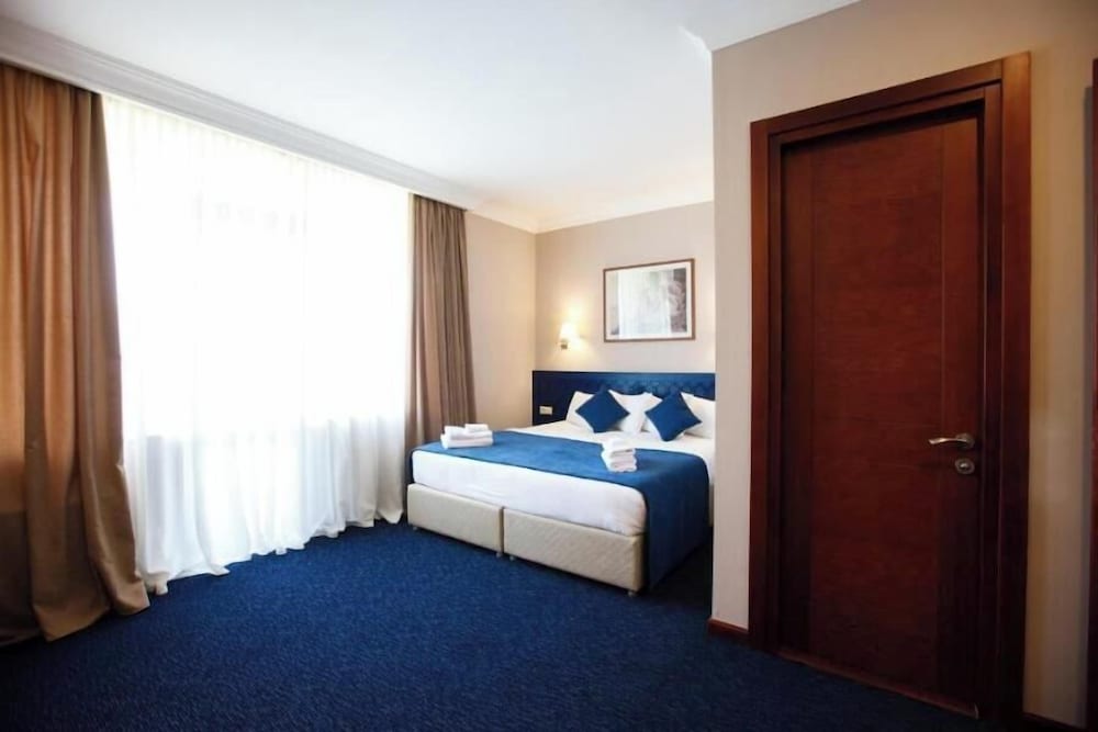 Hotel Cruise 23/65