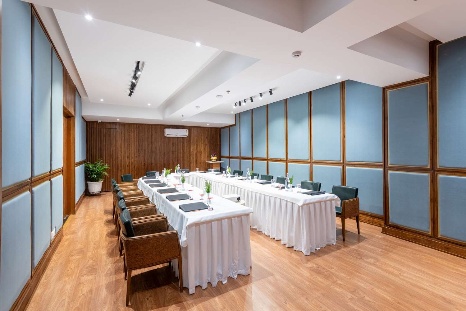 Ramada by Wyndham Kasauli 36/45