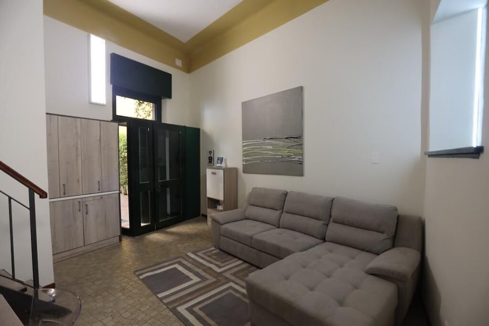 Cadorna House 33/50