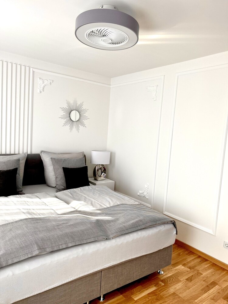 Leon Suite Apartments 11/50