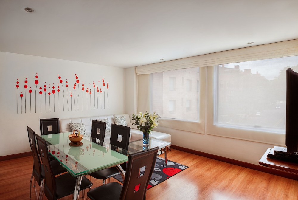 Cora 96 Street Suites and Apartments 34/50