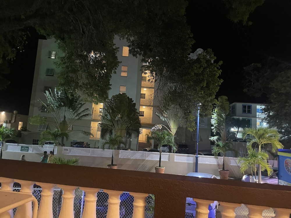 Mirabelle Apartments 2/18