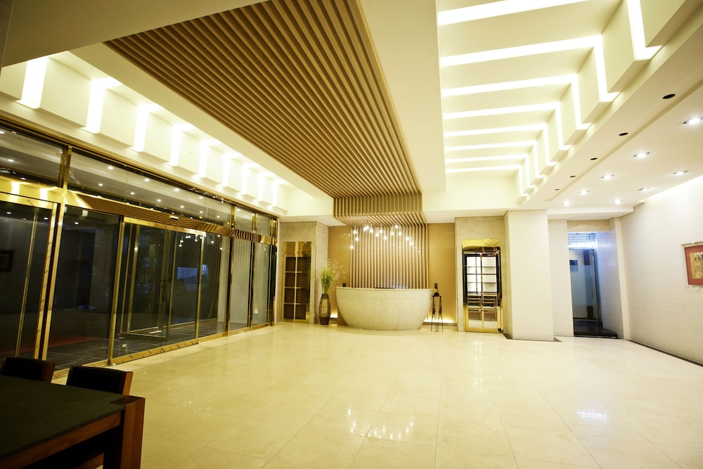Ariana Hotel 3/51