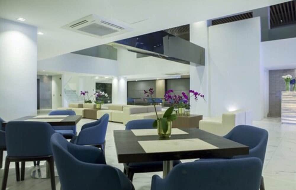 Ramada Encore by Wyndham Makati 35/50