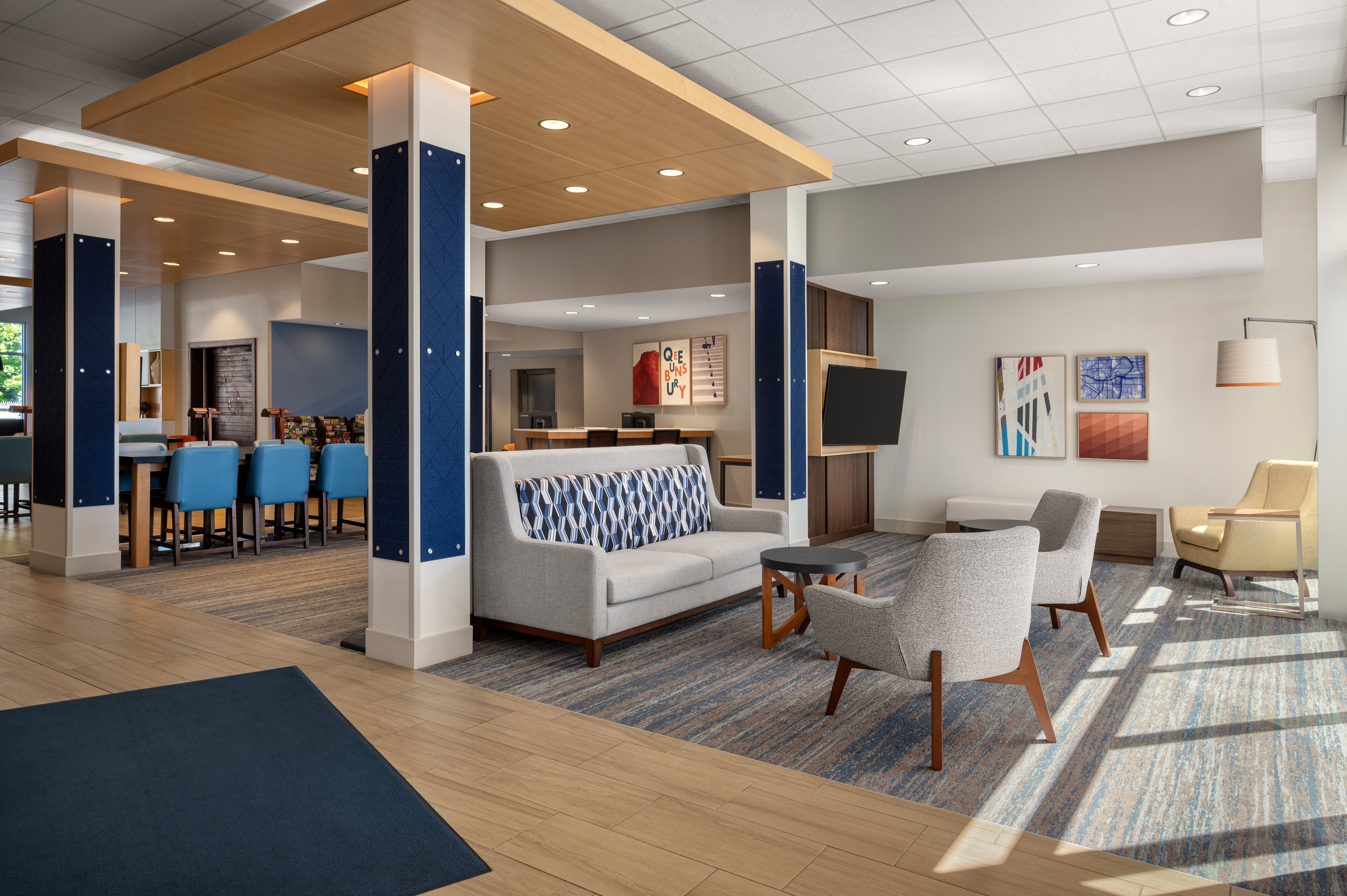 Holiday Inn Express & Suites Queensbury - Lake George Area 43/71