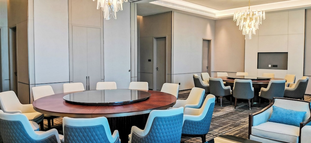 LN Dongfang Hotel Pazhou 53/60