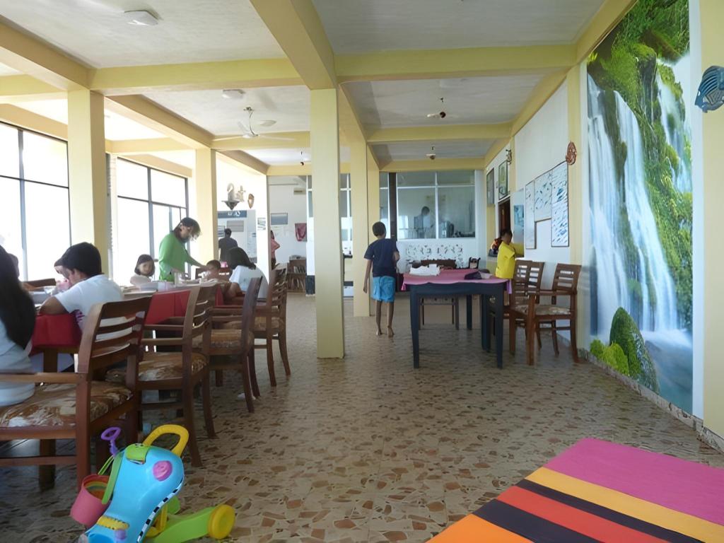 Giragala Village Hotel in MIRISSA