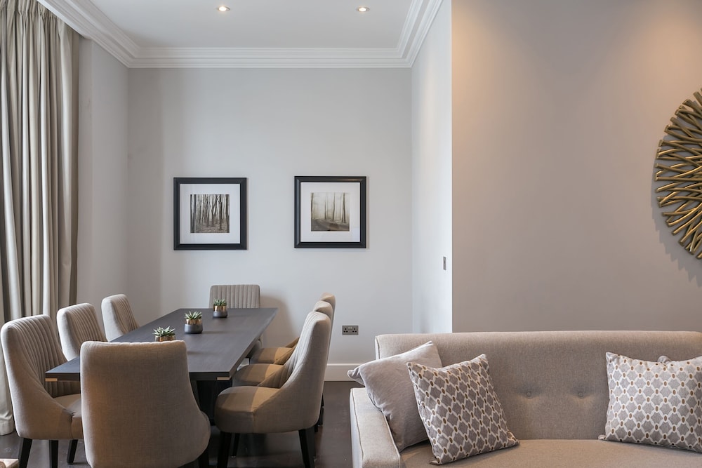 Chilworth Court 63/74