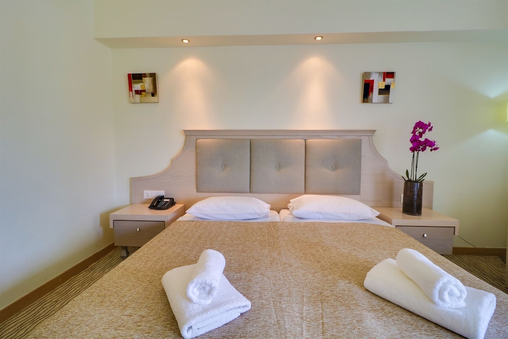 Bungalow, Twin Beds, Sofa