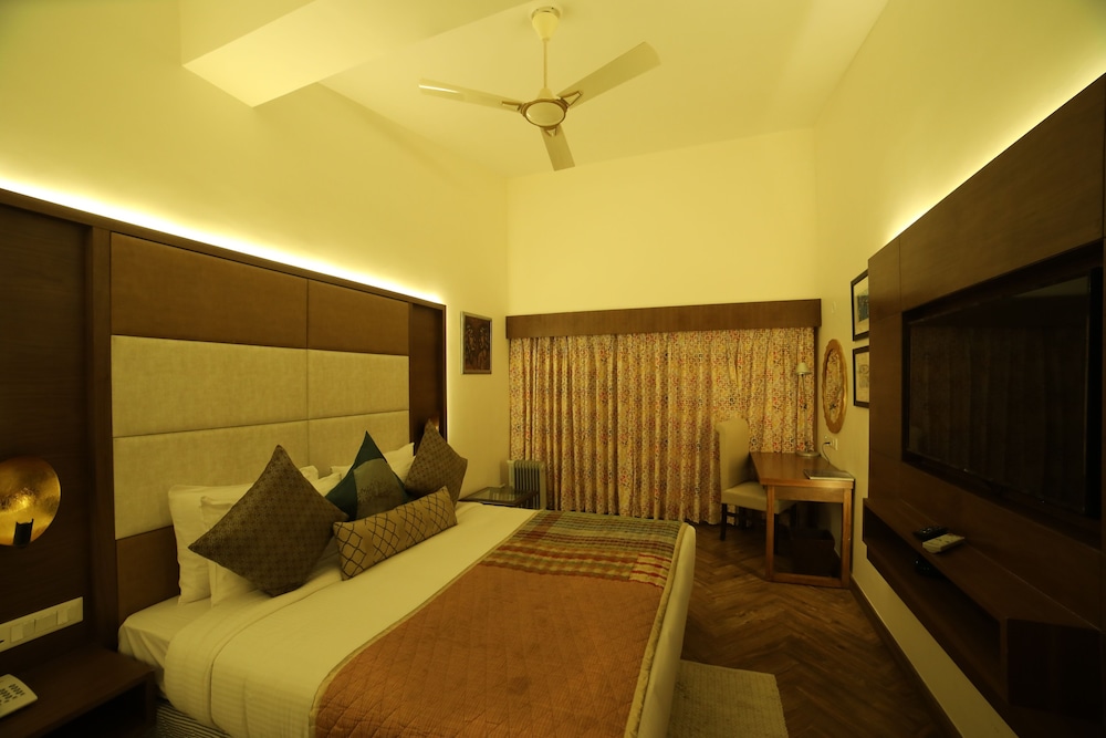 JuSTa Luxe Mukteshwar Retreat and Spa Mukteshwar 30/50