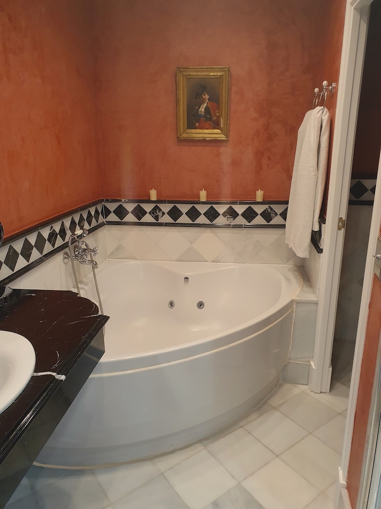 Hotel Ateneo Sevilla 48/50