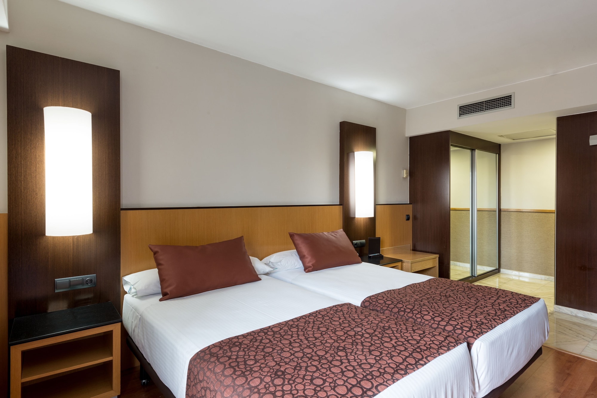 ROOM, SINGLE, DOUBLE BED