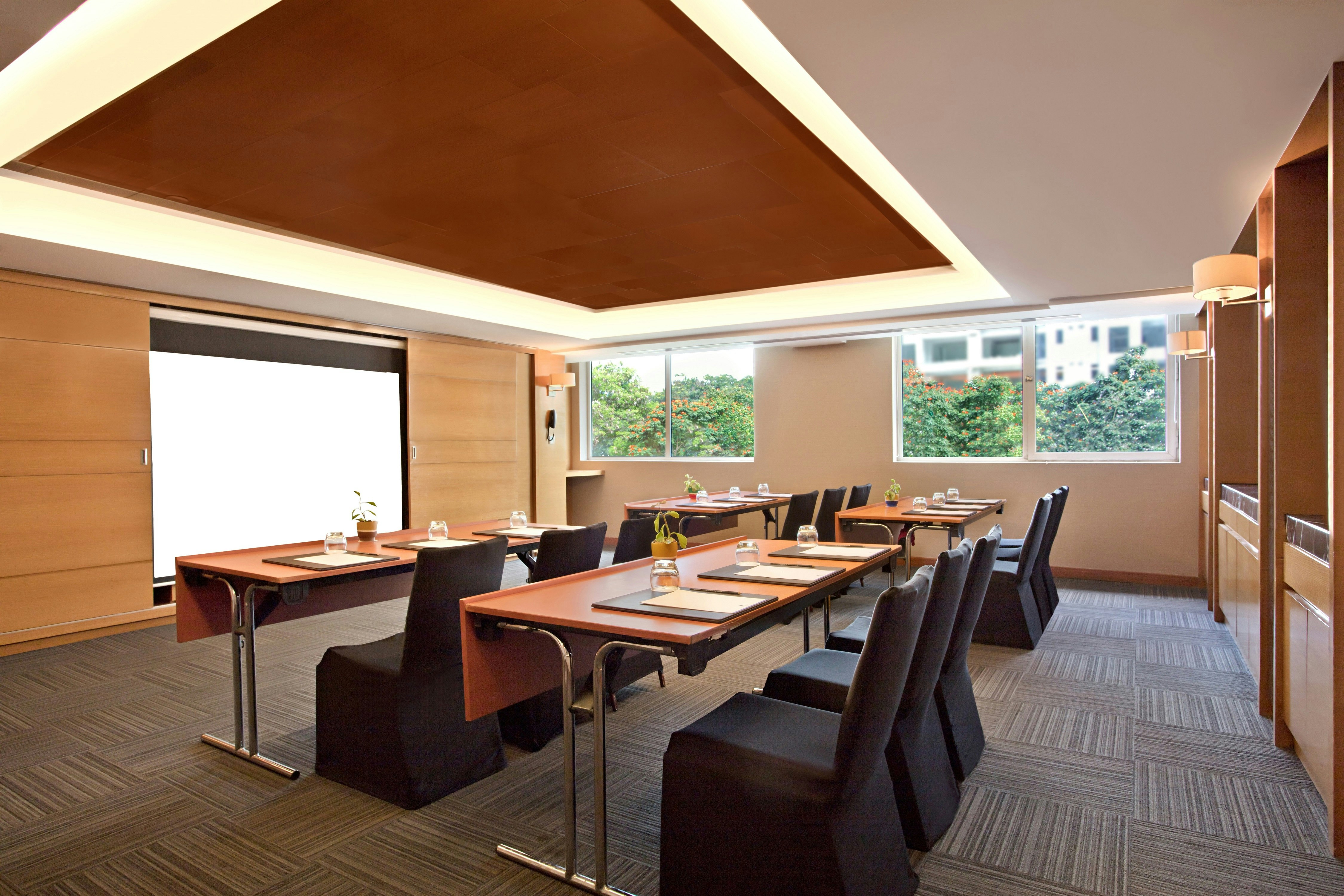DoubleTree Suites by Hilton Bengaluru Outer Ring Road 43/51