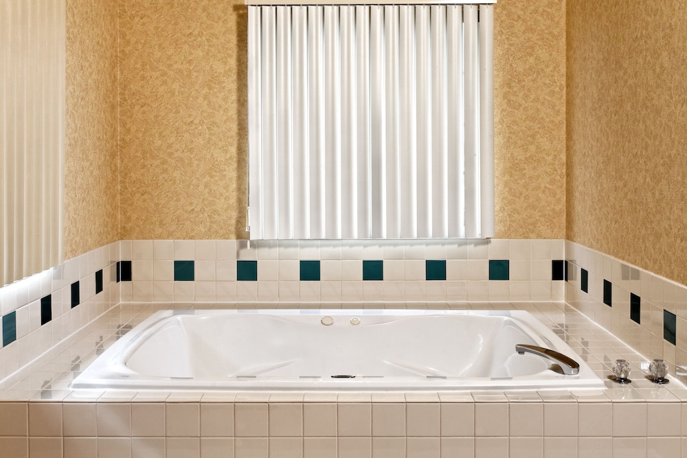 Holiday Inn Express Spokane Valley 57/65