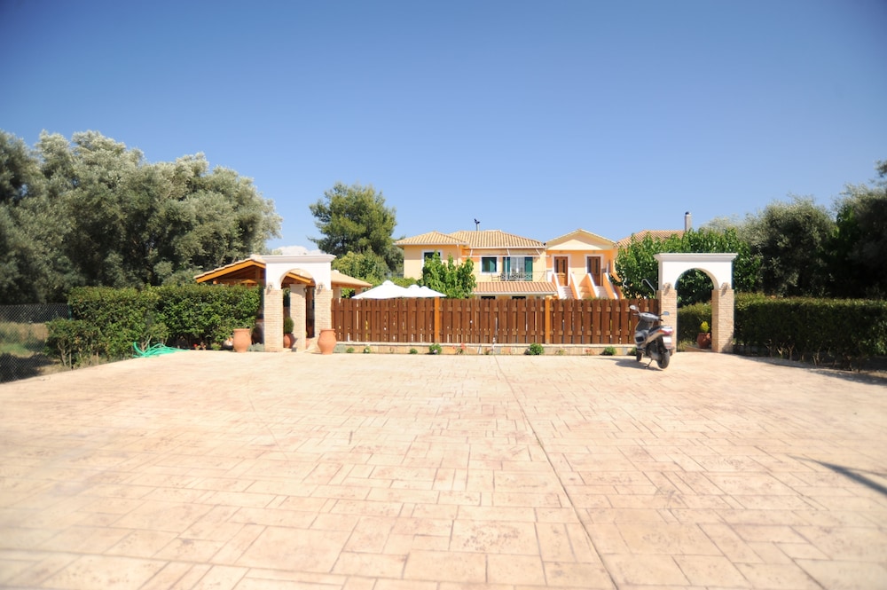 Villa Vita Holidays Apartments And Studios 44/50