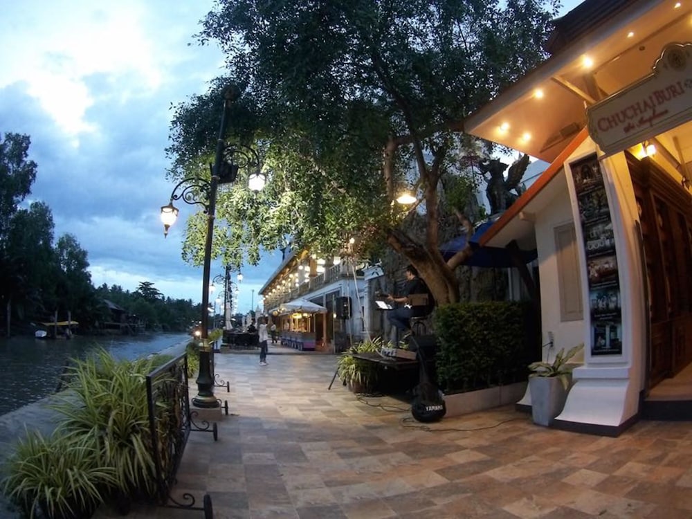 Chuchai Buri Sri Amphawa 45/50