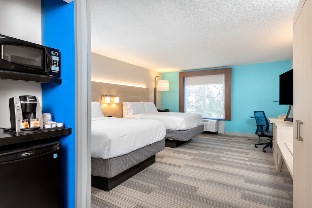 Holiday Inn Express Hotel & Suites Daphne 16/74