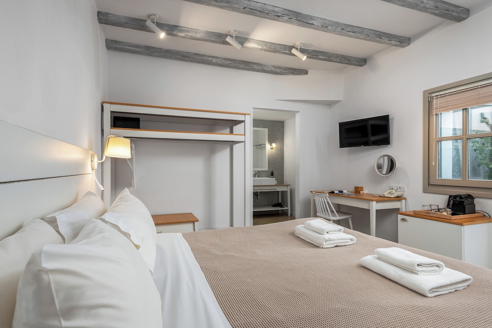 Lindos Comfy Suites 24/58