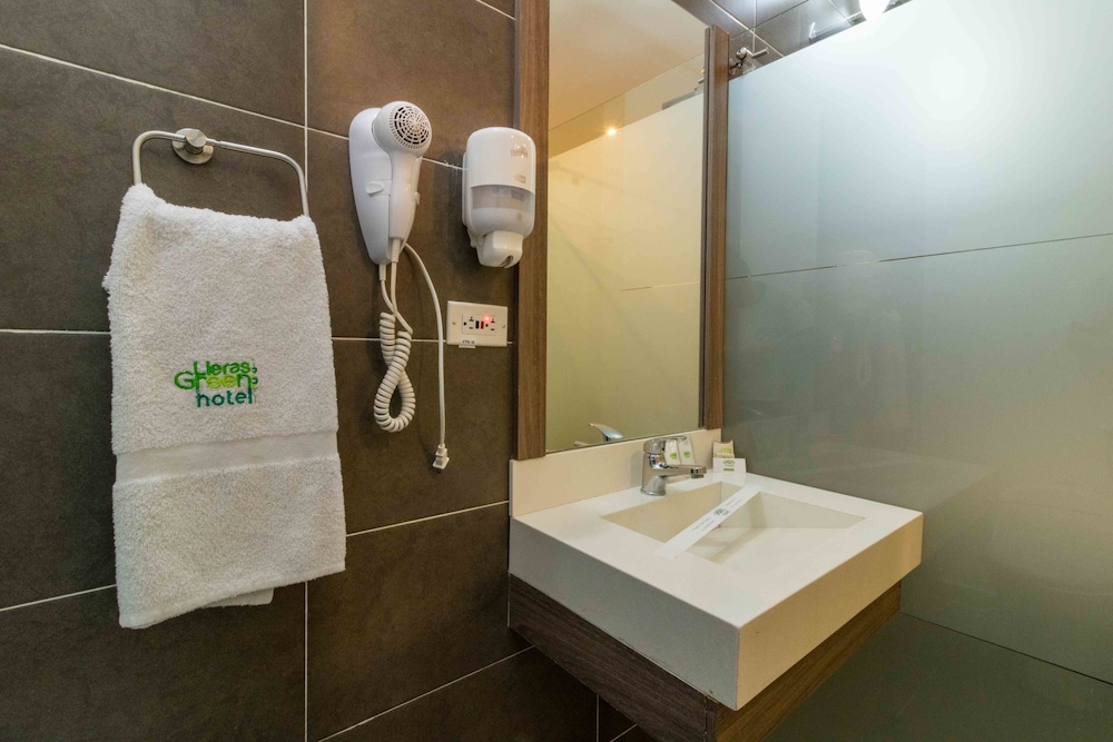 LLERAS GREEN HOTEL 36/71
