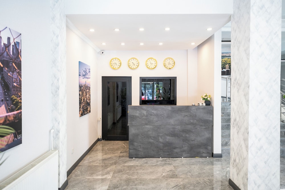 Anit Park Hotel 5/50