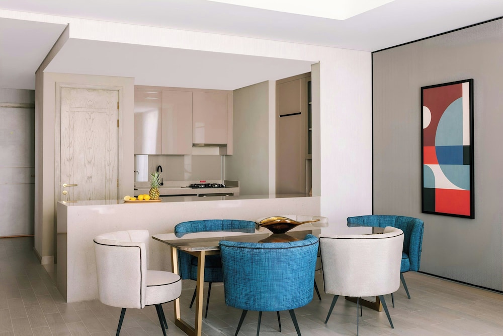 Aura Suites Downtown 31/48