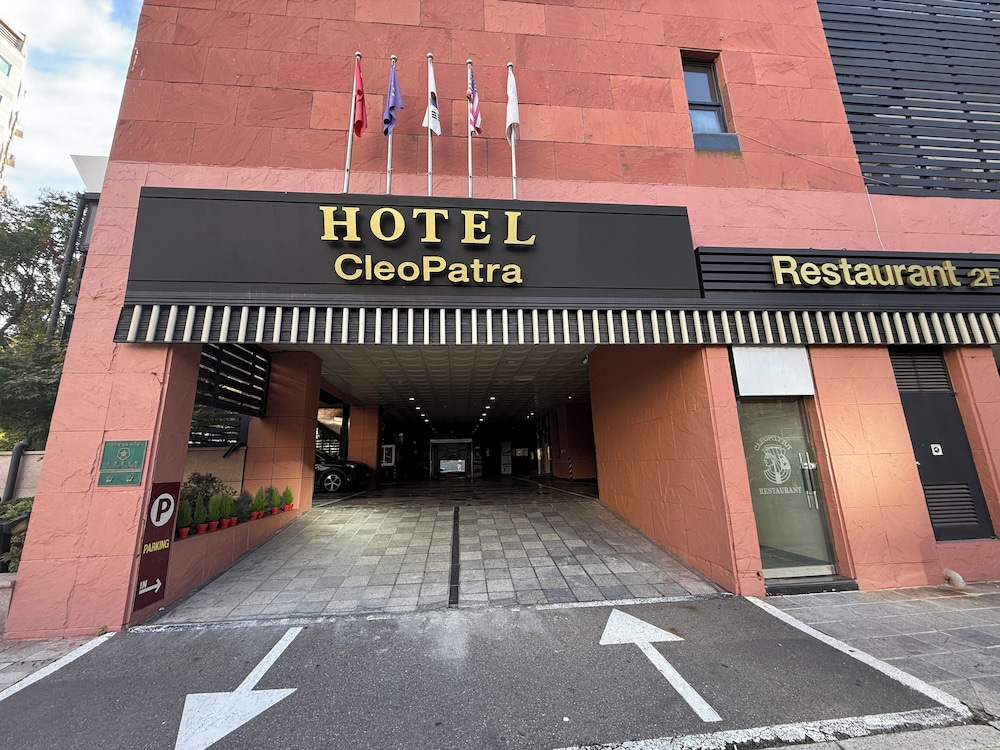 Cleopatra Hotel 5/97