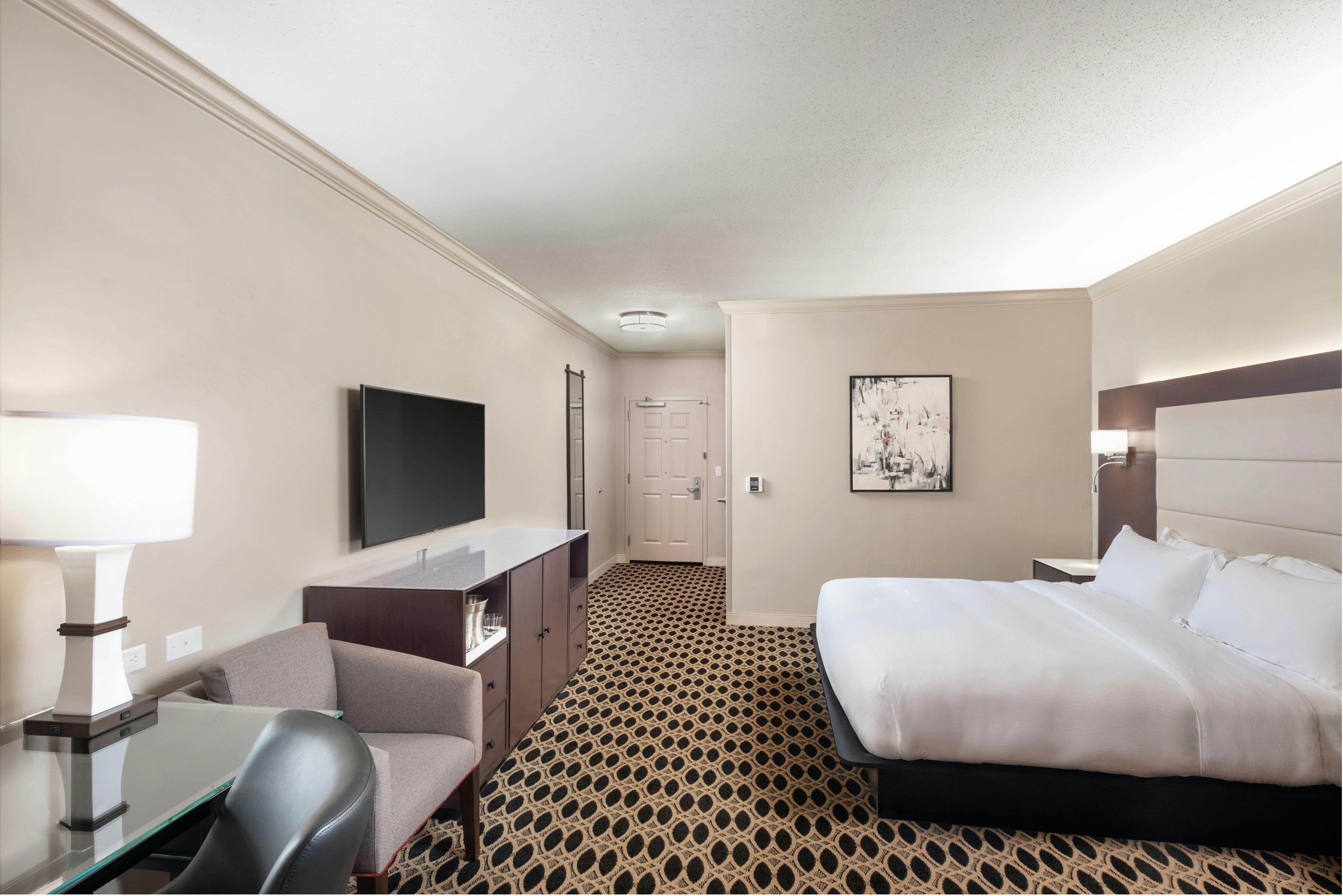 ROOM, KING BED, CITY VIEW